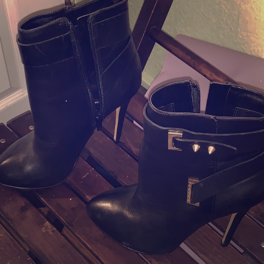 Guess real leather black booties sz5.5